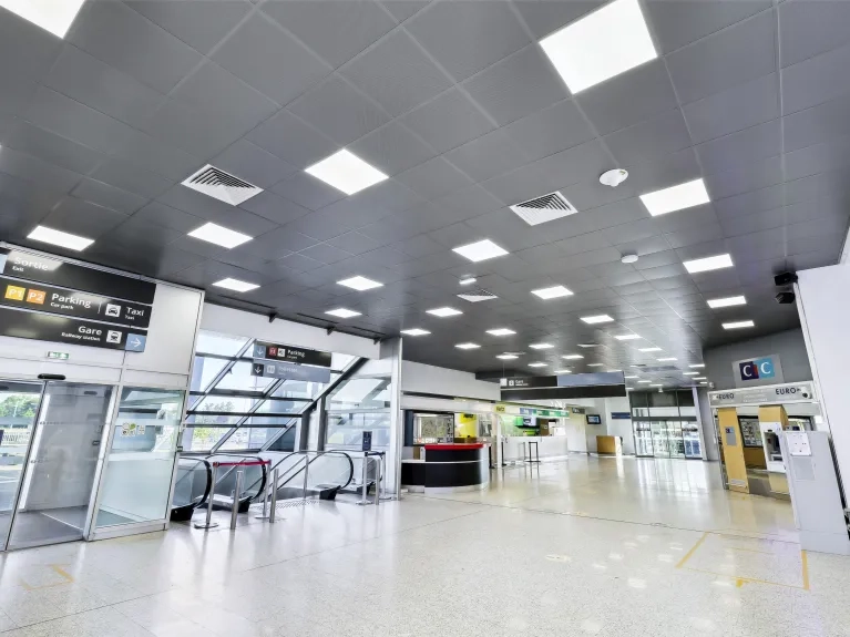 Aéroport de Strasbourg - Cassette H0 - PLAFOMETAL